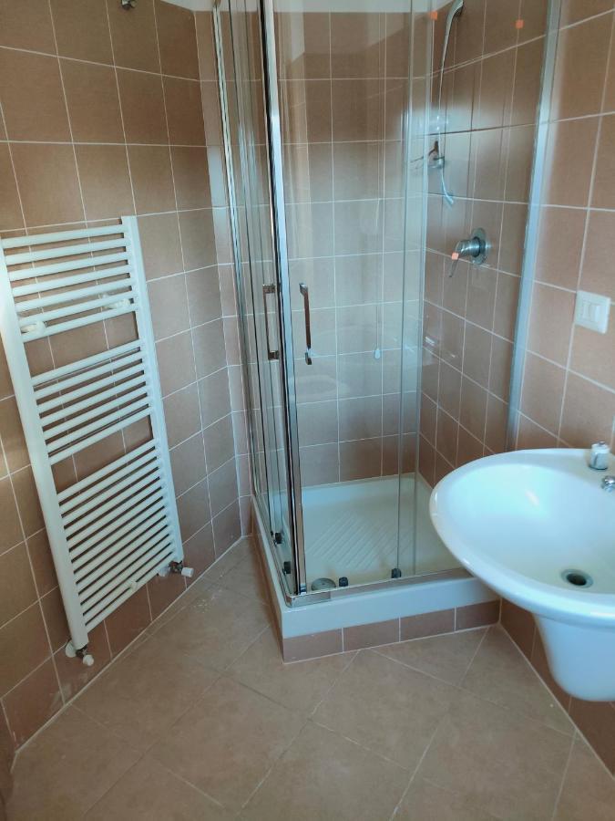 Francigena Sutri Apartment Con Posto Auto Riservato E Coperto Exterior photo