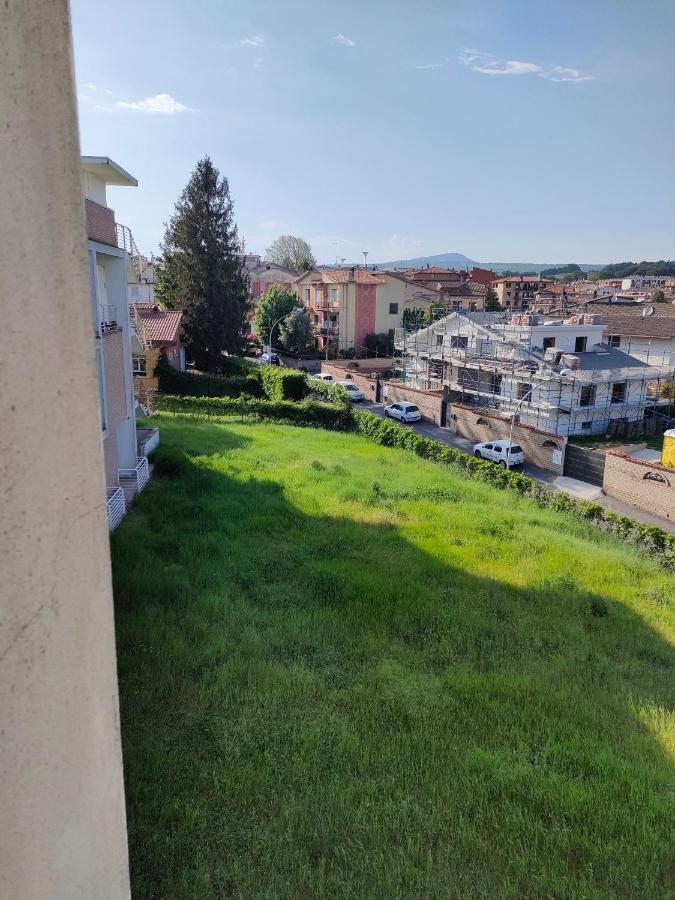Francigena Sutri Apartment Con Posto Auto Riservato E Coperto Exterior photo